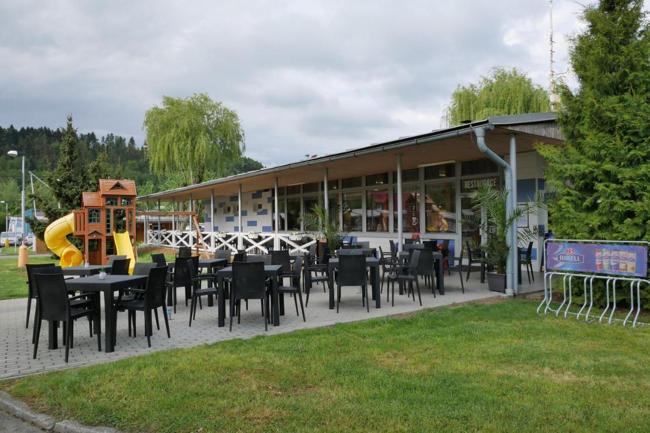 Camping Roznov Hotel Rožnov pod Radhoštěm Exterior foto