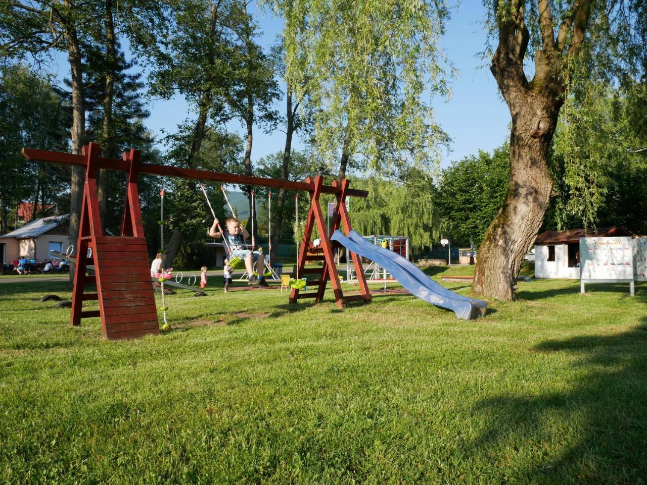 Camping Roznov Hotel Rožnov pod Radhoštěm Exterior foto